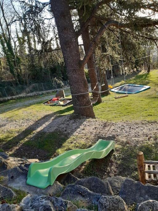 كريست Micro Maison Bois / Tiny House Au Calme المظهر الخارجي الصورة